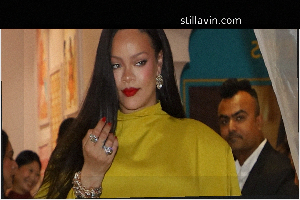 Рианна объявляет о начале 'Дикого Лета' с новым выпуском Savage x Fenty
