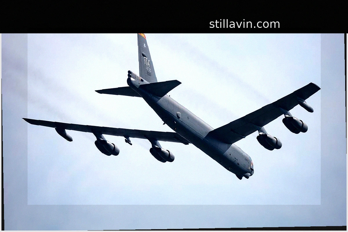 Трагическое крушение стратегического бомбардировщика B-52 в США: восемь жертв